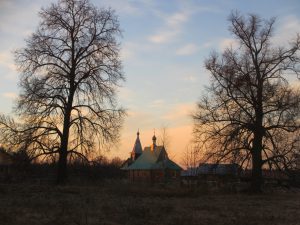 Церковь на закате